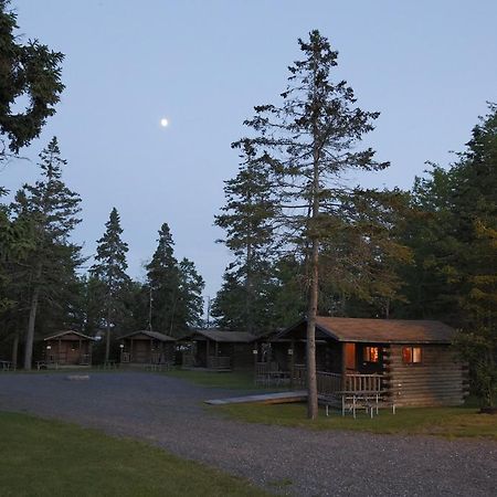 Narrows Too Camping Resort Cabin 1 トレントン エクステリア 写真